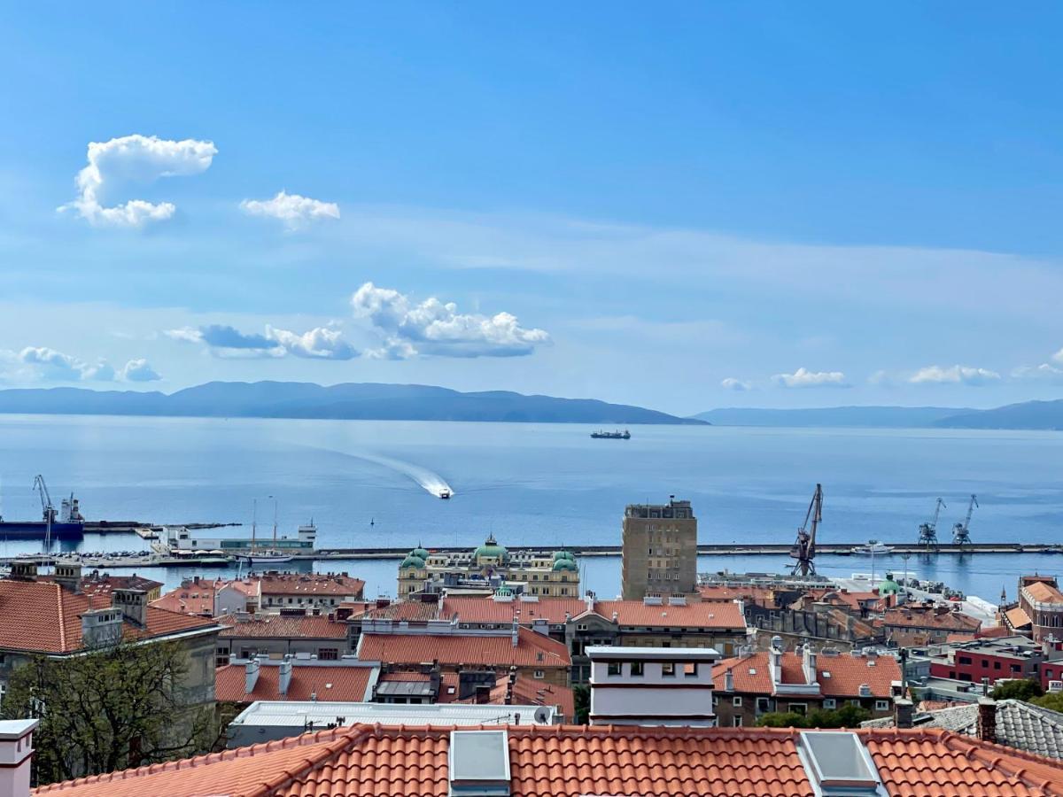 Port Apartment Rijeka Luaran gambar